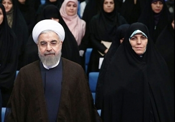 افزایش فشار محافظه کاران بر مولاوردی و فعالان زن با هدف تضعیف احتمال پیروزی دوباره روحانی در انتخابات سال آینده افزایش فشار محافظه کاران بر مولاوردی و فعالان زن با هدف تضعیف احتمال پیروزی دوباره روحانی در انتخابات سال آینده