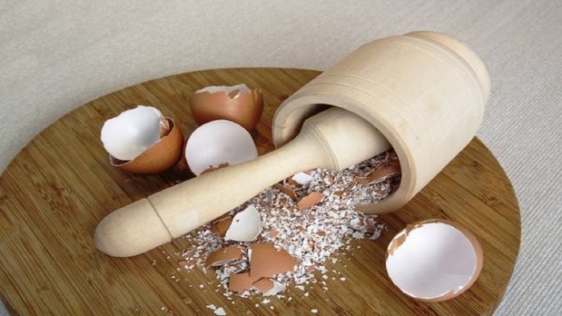 خواص پوست تخم مرغ برای مو و دندان ها پوست تخم مرغ