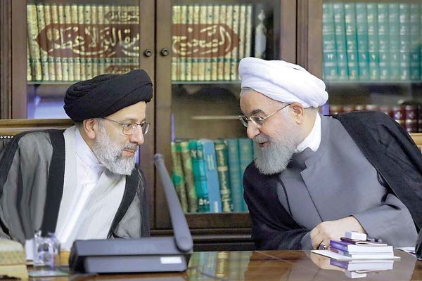 دلار در یک سال و نیم اول فعالیت دولت روحانی و رئیسی چقدر گران شد؟ دلار در یک سال و نیم اول فعالیت دولت روحانی و رئیسی چقدر گران شد؟