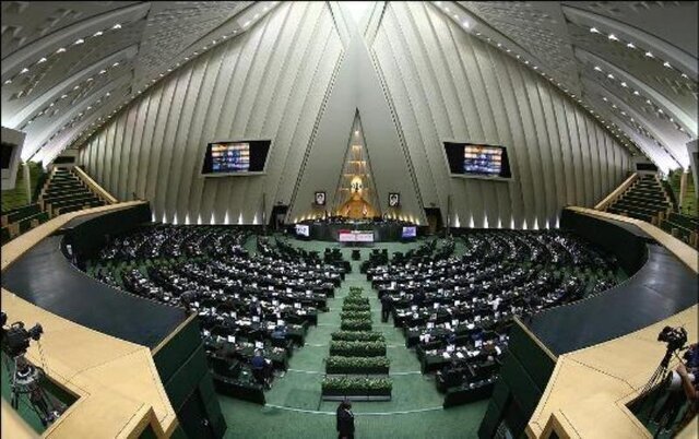 مجلس در مقابل آزادی بیان؟