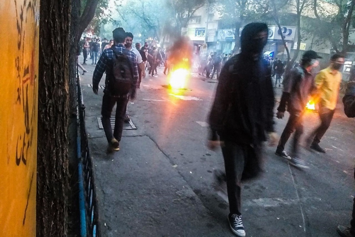 آیا حکومتی که تمام ابرقدرتهای دنیا یا در حال تعامل یا تقابل با آن هستند شکست خورده است؟ / بخش مهمی از مسئولیت و قدرت پس از انقلاب متوجه جریانی ست که منتسب به آن هستید؛ در صورت اثبات ادعای شرایط بحرانی شما بخشی از مشکل هستید نه راه حل آیا حکومتی که تمام ابرقدرتهای دنیا یا در حال تعامل یا تقابل با آن هستند شکست خورده است؟ / بخش مهمی از مسئولیت و قدرت پس از انقلاب متوجه جریانی ست که منتسب به آن هستید؛ در صورت اثبات ادعای شرایط بحرانی شما بخشی از مشکل هستید نه راه حل