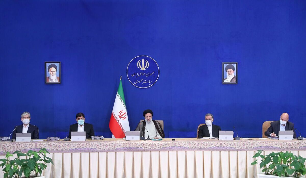 در تیم اقتصادی دولت باید خانه تکانی جدی صورت گیرد؛ صبر هم حدی دارد در تیم اقتصادی دولت باید خانه تکانی جدی صورت گیرد؛ صبر هم حدی دارد