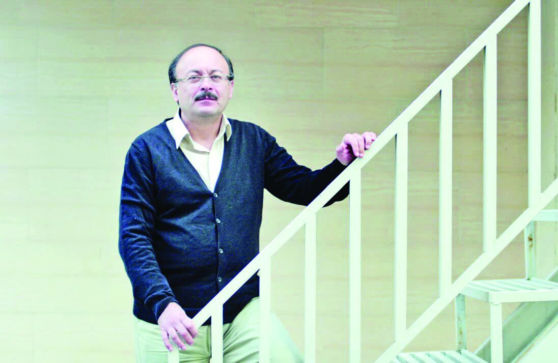 آسیب کوتوله های سیاسی آسیب کوتوله های سیاسی
