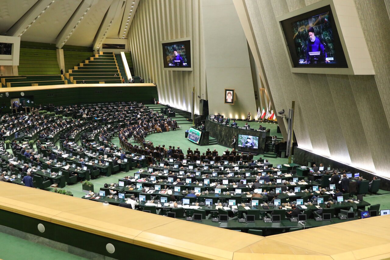 جنجال 140 سکه طلا درمجلس
