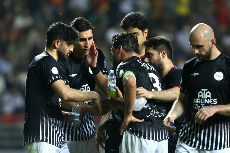 پیشنهاد 40 میلیاردی تراکتور به استقلال تکذیب شد! پیشنهاد 40 میلیاردی تراکتور به استقلال تکذیب شد!
