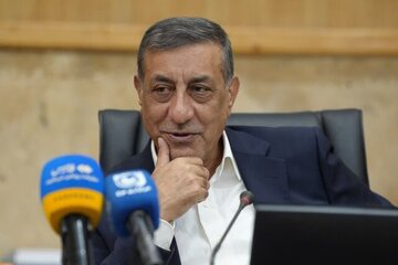 روزنامه نزدیک به قالیباف: اختلاف بین عارف و قائم پناه جدی است؛ استعفای عارف شایعه نیست