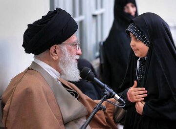 رهبر انقلاب چند دختر داشتند و دختران با چه خانوادههایی وصلت کردند؟/ کدام دختر همراه پدر به شهادت رسیدند؟ رهبر انقلاب چند دختر داشتند و دختران با چه خانوادههایی وصلت کردند؟/ کدام دختر همراه پدر به شهادت رسیدند؟