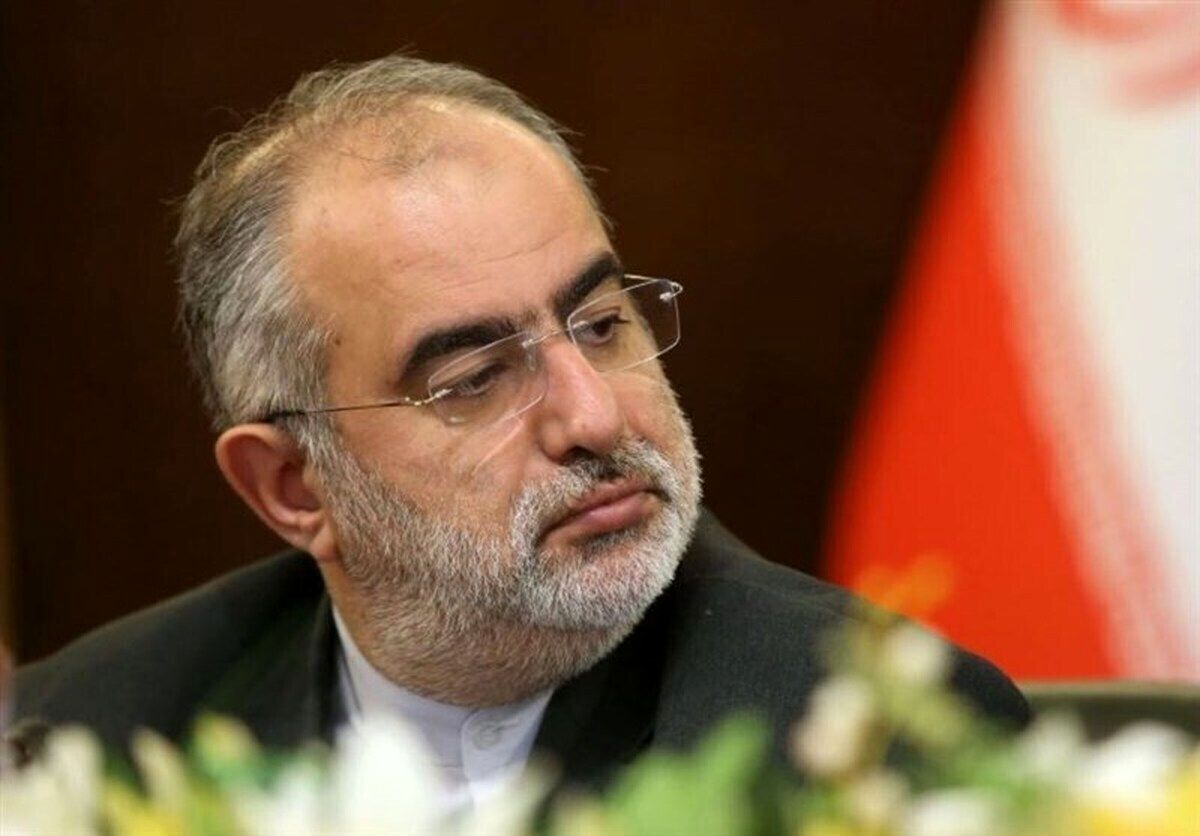 توئیت حسام الدین آشنا در خصوص کسانی که برای مراسم تشییع نیامده بودند! توئیت حسام الدین آشنا در خصوص کسانی که برای مراسم تشییع نیامده بودند!