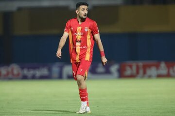 تکلیف پرسپولیسی‌شدن مدافع فولاد مشخص شد