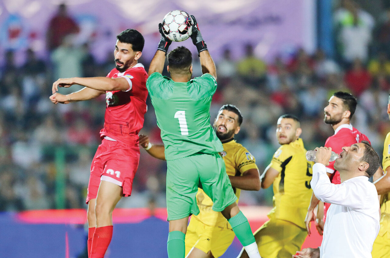 هافبک پرسپولیس در استقلال؟ | آبی ها منتظر تایید بختیاری زاده