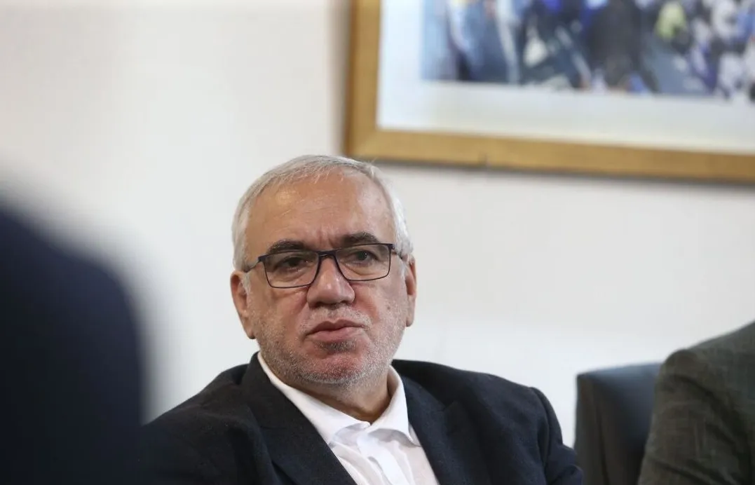 فتحاللهزاده: نباید سهراب را بسوزانیم/ جام قهرمانی را به استقلال ندهند، به چه تیمی بدهند؟ فتحاللهزاده: نباید سهراب را بسوزانیم/ جام قهرمانی را به استقلال ندهند، به چه تیمی بدهند؟